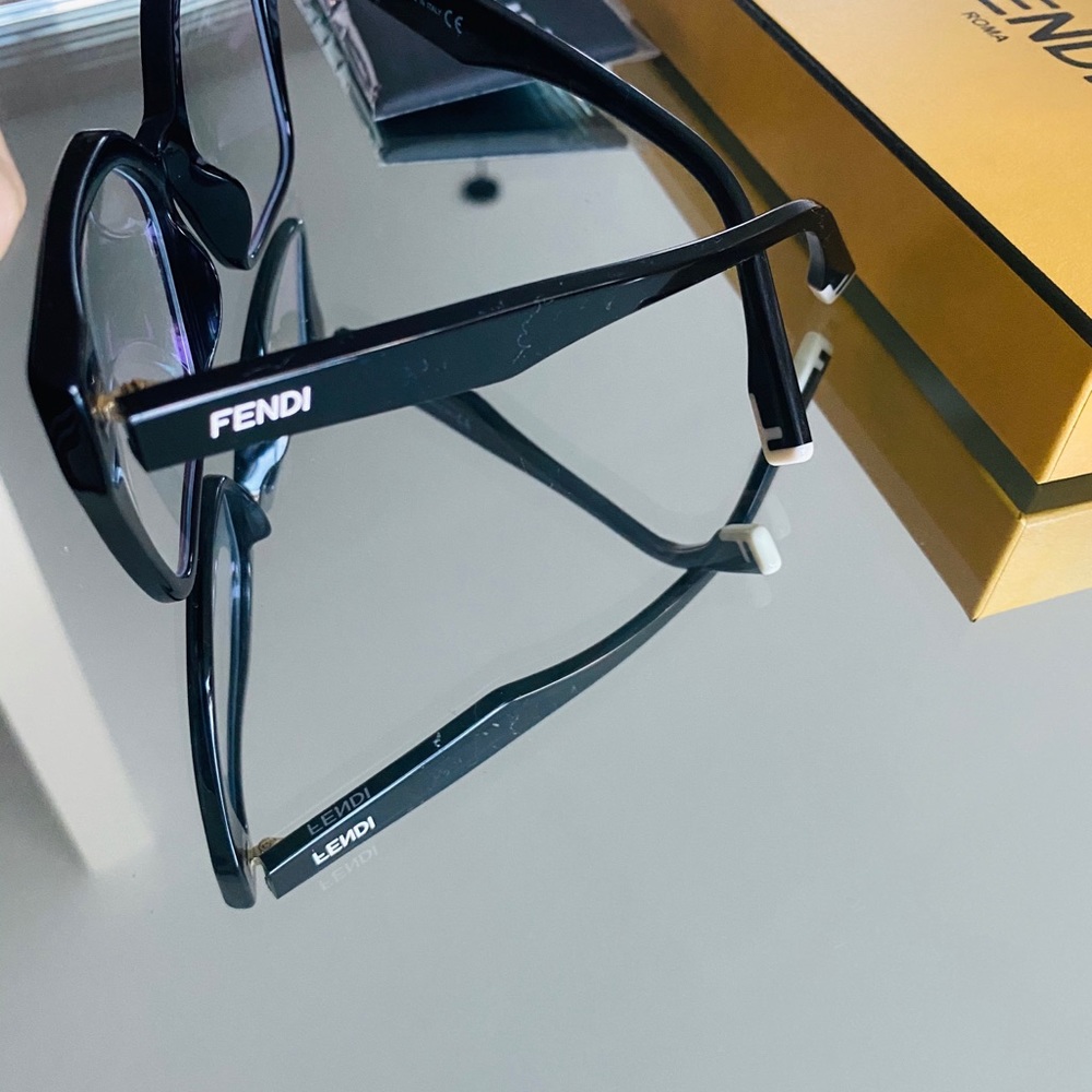 NEW FENDI GLASSES - Picture 5 of 6